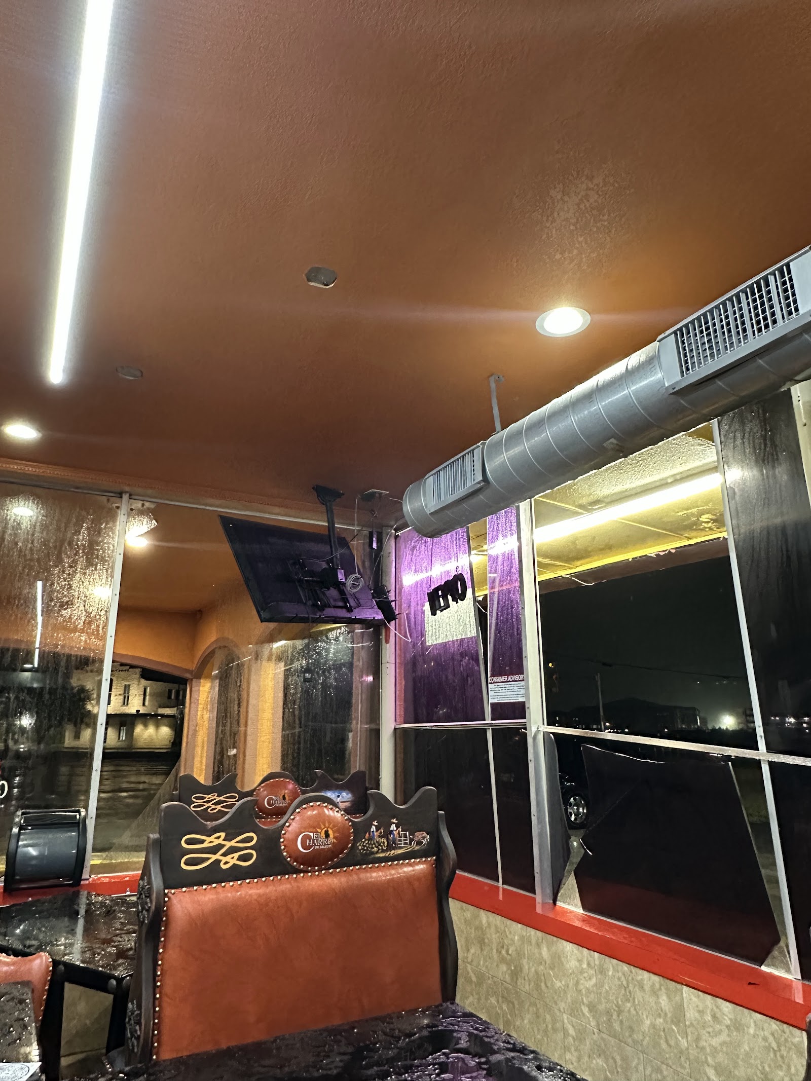 Taqueria El Charro de Jalisco kitchen and dining area